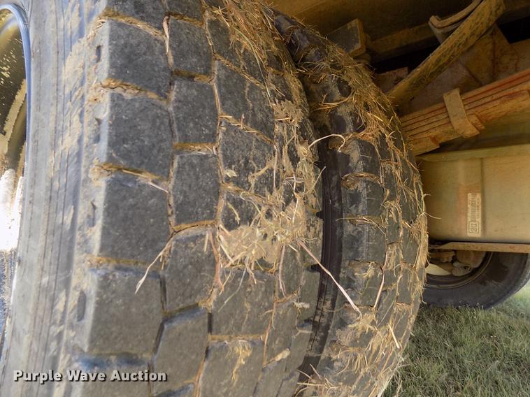 image for item DD5785 2004 Ford F450 Super Duty XL bucket truck