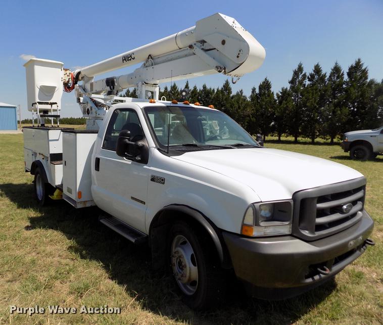 image for item DD5786 2002 Ford F550 Super Duty bucket truck