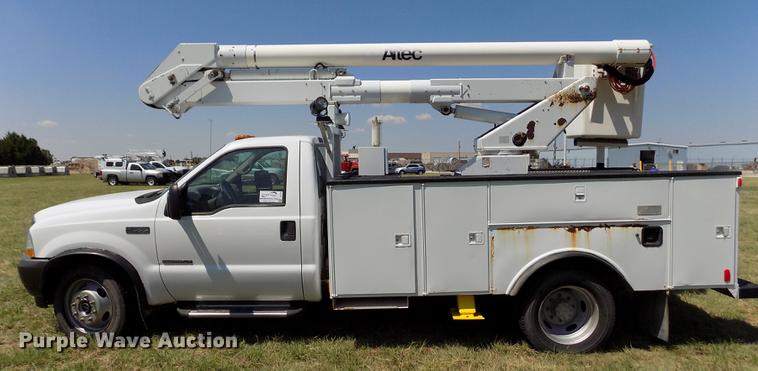 image for item DD5786 2002 Ford F550 Super Duty bucket truck