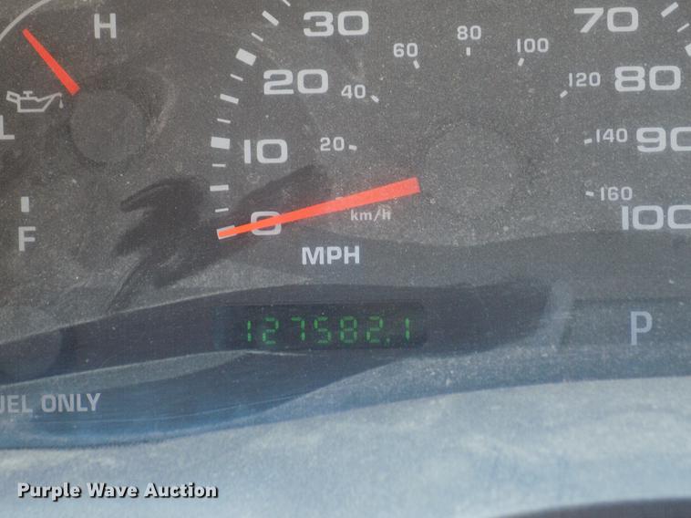 image for item DD5786 2002 Ford F550 Super Duty bucket truck