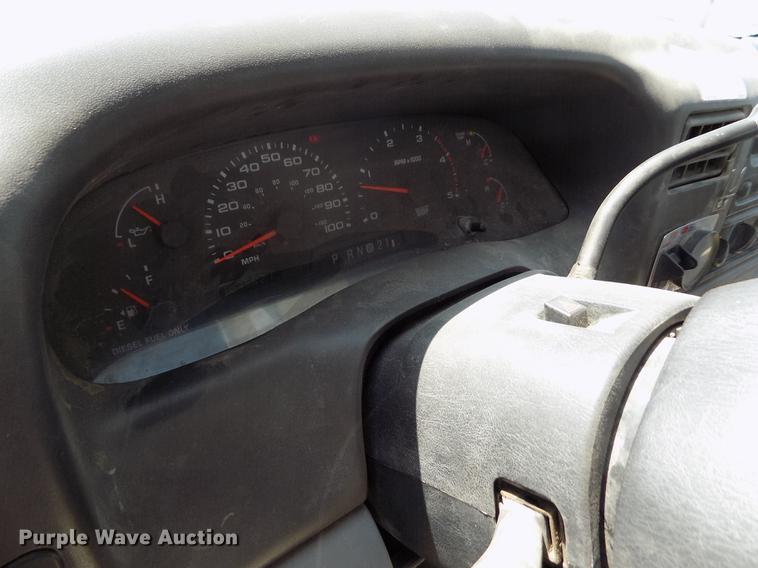 image for item DD5786 2002 Ford F550 Super Duty bucket truck