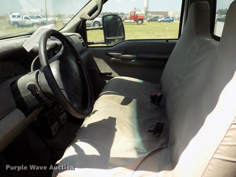 image for item DD5786 2002 Ford F550 Super Duty bucket truck