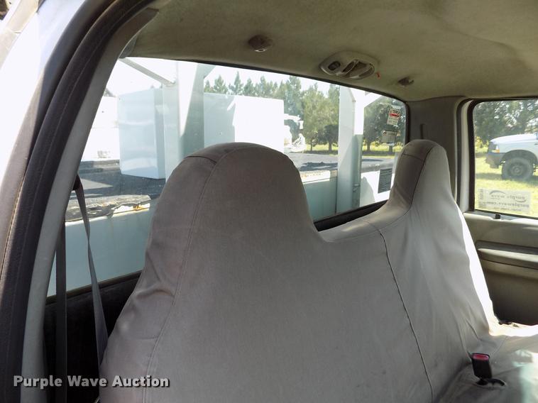 image for item DD5786 2002 Ford F550 Super Duty bucket truck