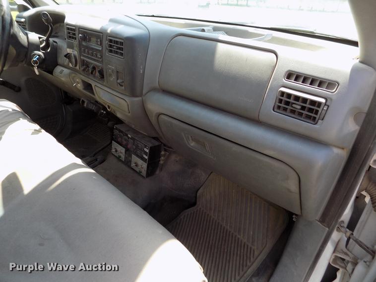 image for item DD5786 2002 Ford F550 Super Duty bucket truck