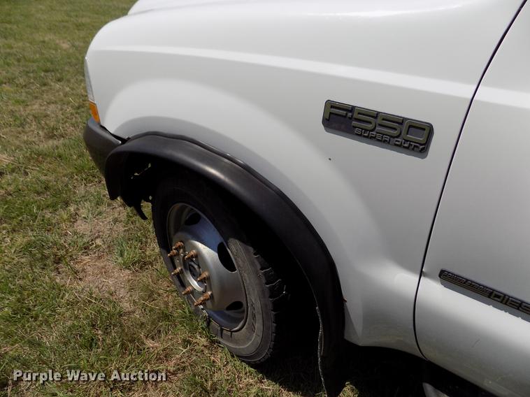 image for item DD5786 2002 Ford F550 Super Duty bucket truck