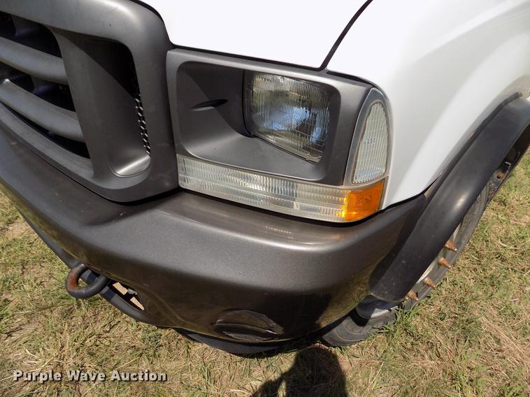 image for item DD5786 2002 Ford F550 Super Duty bucket truck