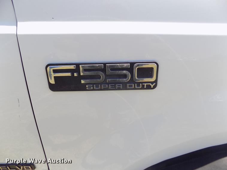 image for item DD5786 2002 Ford F550 Super Duty bucket truck