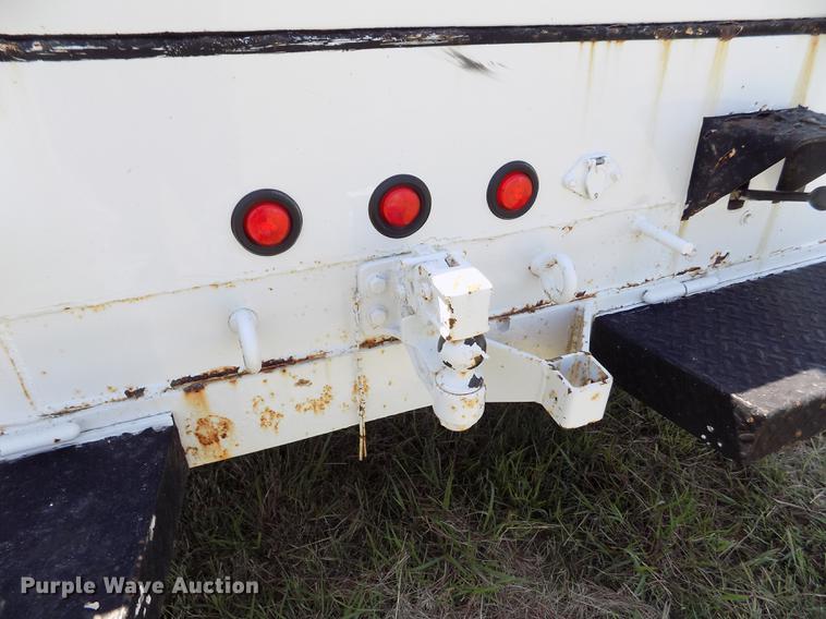 image for item DD5786 2002 Ford F550 Super Duty bucket truck