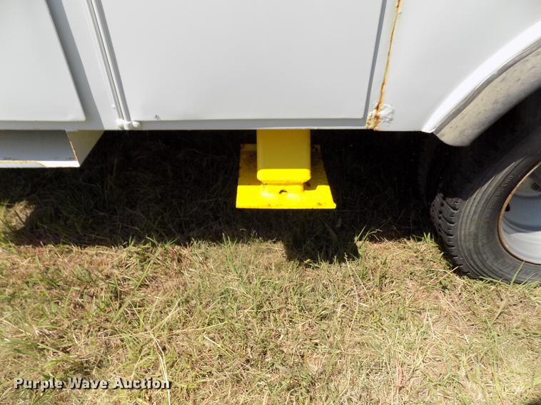 image for item DD5786 2002 Ford F550 Super Duty bucket truck