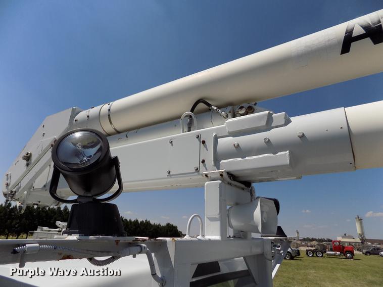 image for item DD5786 2002 Ford F550 Super Duty bucket truck