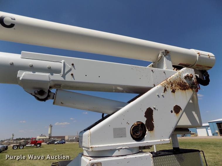 image for item DD5786 2002 Ford F550 Super Duty bucket truck