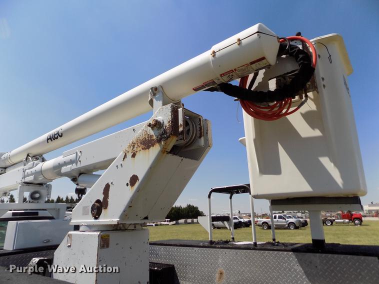 image for item DD5786 2002 Ford F550 Super Duty bucket truck