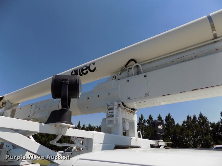 image for item DD5786 2002 Ford F550 Super Duty bucket truck