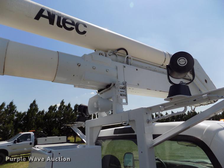 image for item DD5786 2002 Ford F550 Super Duty bucket truck