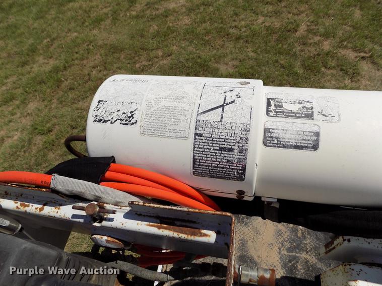 image for item DD5786 2002 Ford F550 Super Duty bucket truck