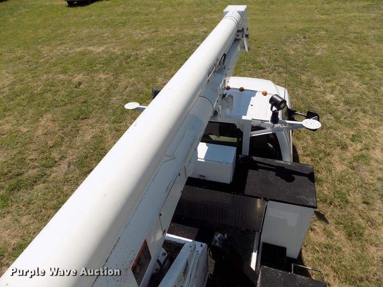 image for item DD5786 2002 Ford F550 Super Duty bucket truck