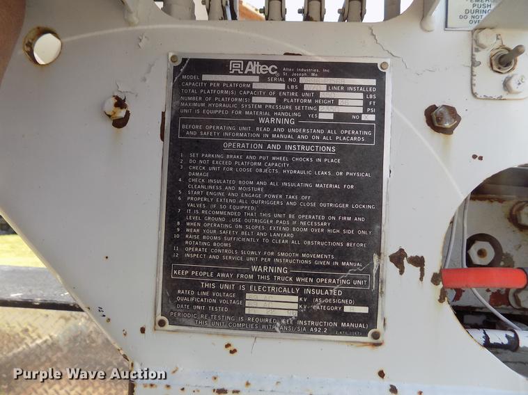 image for item DD5786 2002 Ford F550 Super Duty bucket truck