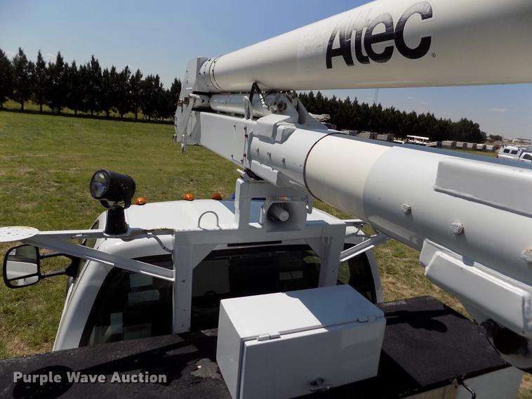 image for item DD5786 2002 Ford F550 Super Duty bucket truck