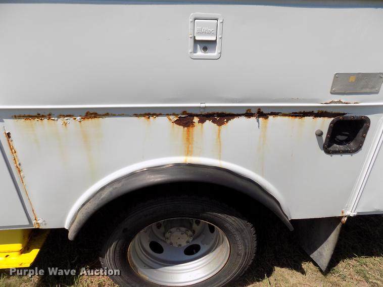 image for item DD5786 2002 Ford F550 Super Duty bucket truck