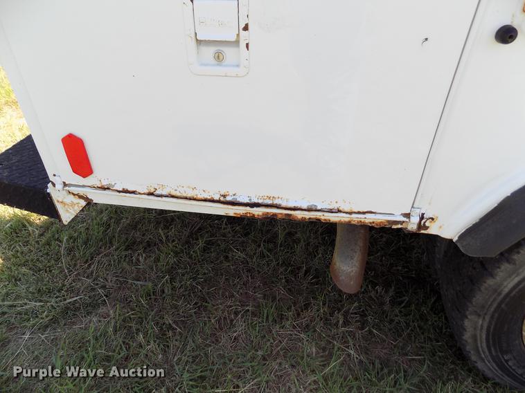 image for item DD5786 2002 Ford F550 Super Duty bucket truck