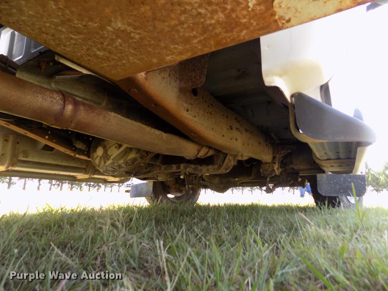 image for item DD5786 2002 Ford F550 Super Duty bucket truck