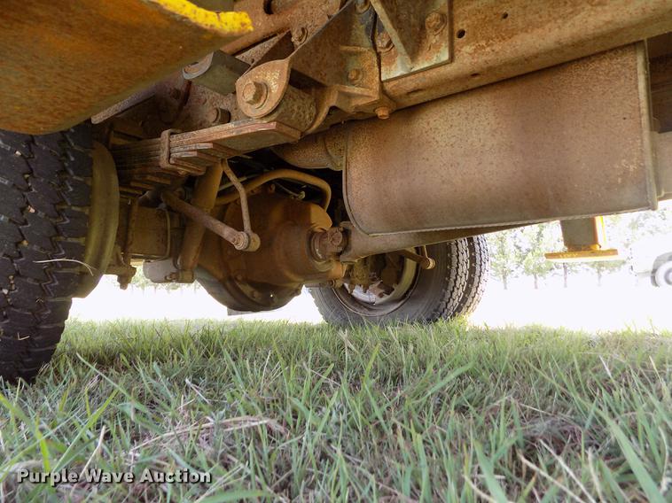 image for item DD5786 2002 Ford F550 Super Duty bucket truck