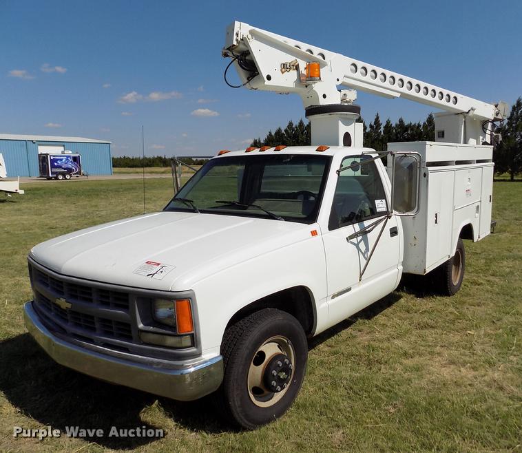 image for item DD5787 1994 Chevrolet C3500 bucket truck