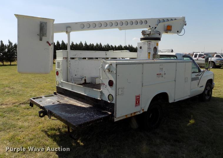 image for item DD5787 1994 Chevrolet C3500 bucket truck