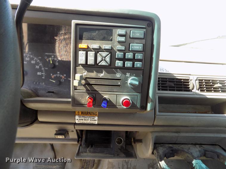 image for item DD5787 1994 Chevrolet C3500 bucket truck