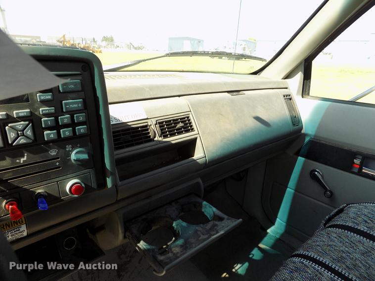 image for item DD5787 1994 Chevrolet C3500 bucket truck