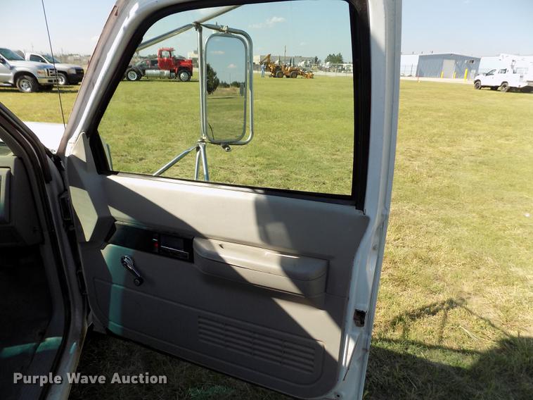 image for item DD5787 1994 Chevrolet C3500 bucket truck