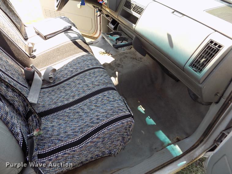 image for item DD5787 1994 Chevrolet C3500 bucket truck