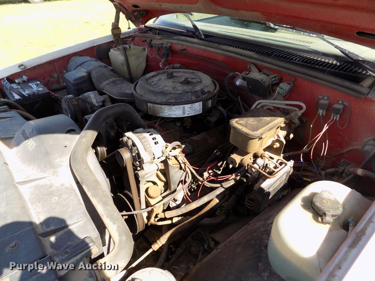 image for item DD5787 1994 Chevrolet C3500 bucket truck