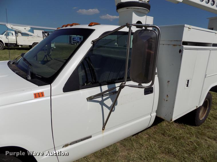 image for item DD5787 1994 Chevrolet C3500 bucket truck
