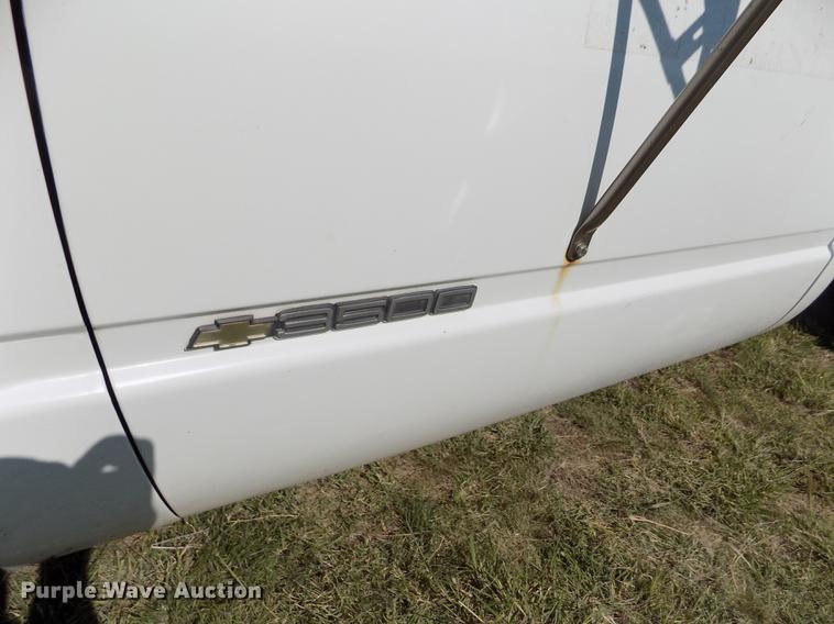 image for item DD5787 1994 Chevrolet C3500 bucket truck