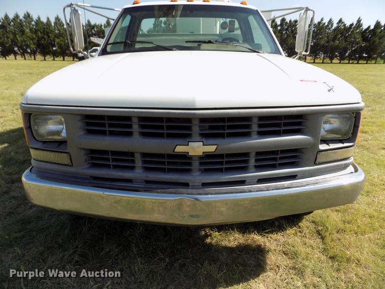 image for item DD5787 1994 Chevrolet C3500 bucket truck