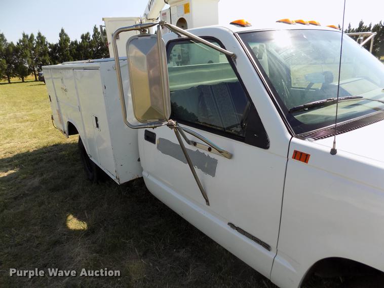 image for item DD5787 1994 Chevrolet C3500 bucket truck