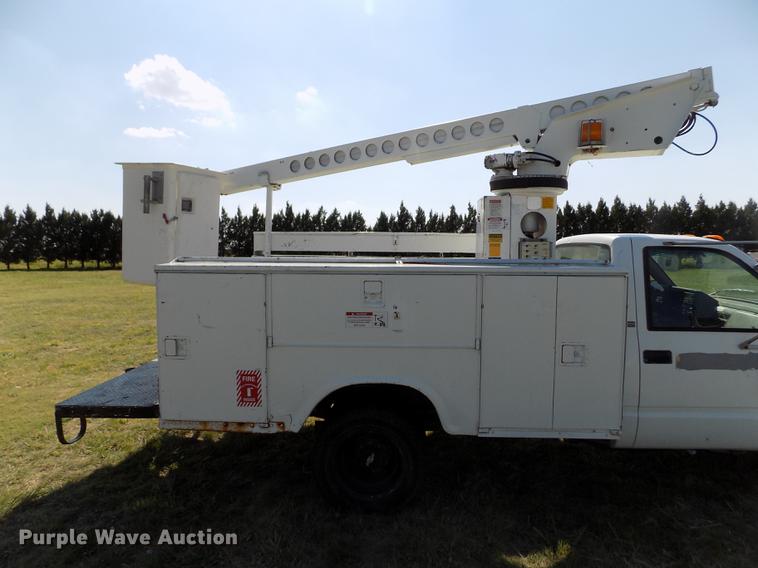 image for item DD5787 1994 Chevrolet C3500 bucket truck