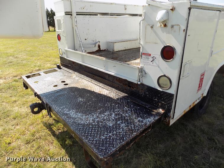 image for item DD5787 1994 Chevrolet C3500 bucket truck