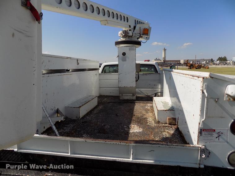 image for item DD5787 1994 Chevrolet C3500 bucket truck