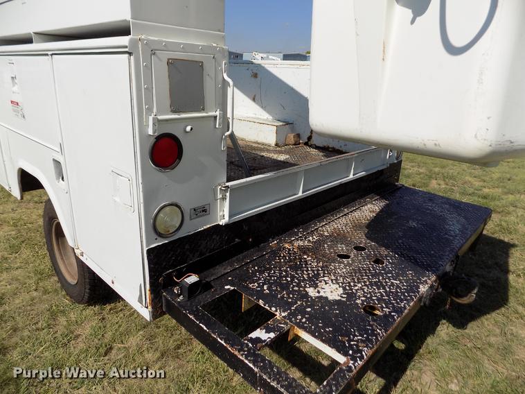 image for item DD5787 1994 Chevrolet C3500 bucket truck