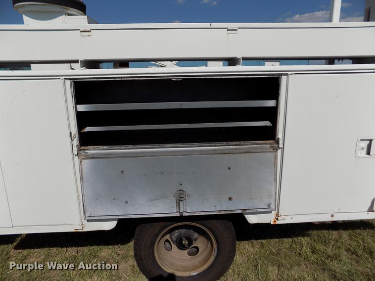 image for item DD5787 1994 Chevrolet C3500 bucket truck