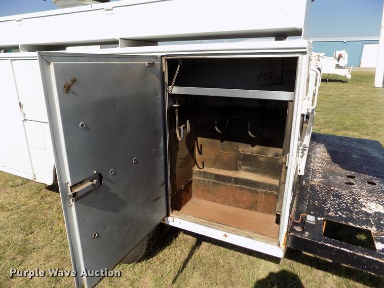 image for item DD5787 1994 Chevrolet C3500 bucket truck