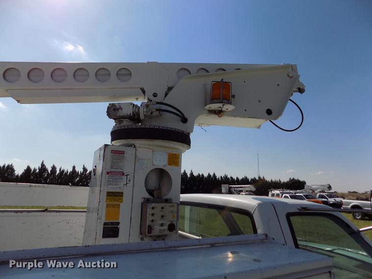 image for item DD5787 1994 Chevrolet C3500 bucket truck