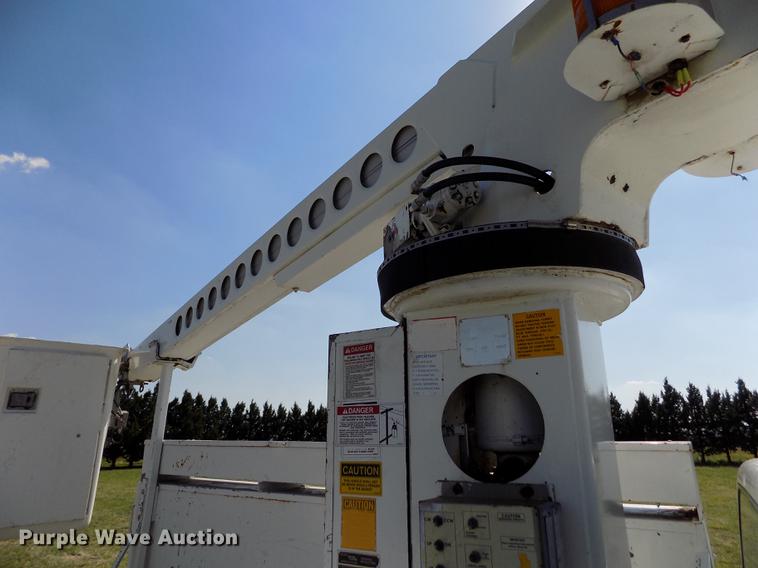 image for item DD5787 1994 Chevrolet C3500 bucket truck