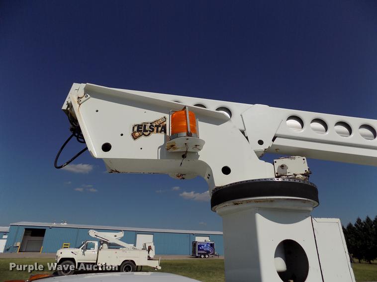 image for item DD5787 1994 Chevrolet C3500 bucket truck