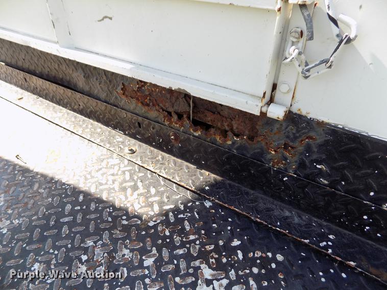 image for item DD5787 1994 Chevrolet C3500 bucket truck