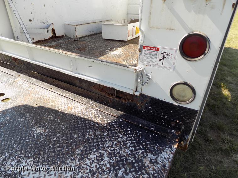 image for item DD5787 1994 Chevrolet C3500 bucket truck