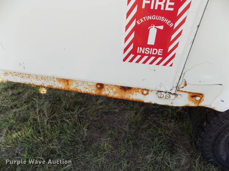 image for item DD5787 1994 Chevrolet C3500 bucket truck