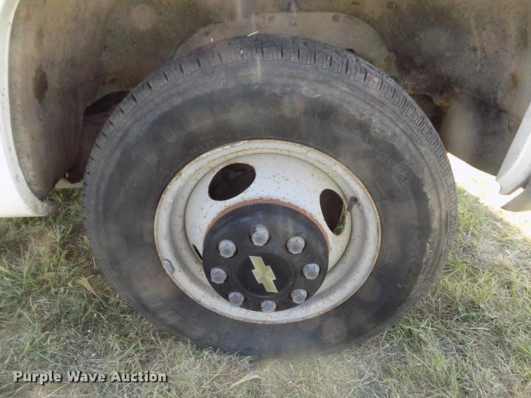 image for item DD5787 1994 Chevrolet C3500 bucket truck